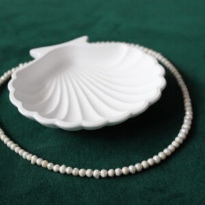 Minimalistyczny naszyjnik z naturalnych pereł srebrny